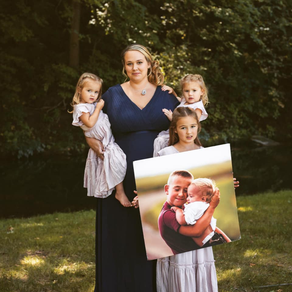 Photo of Trista and her children